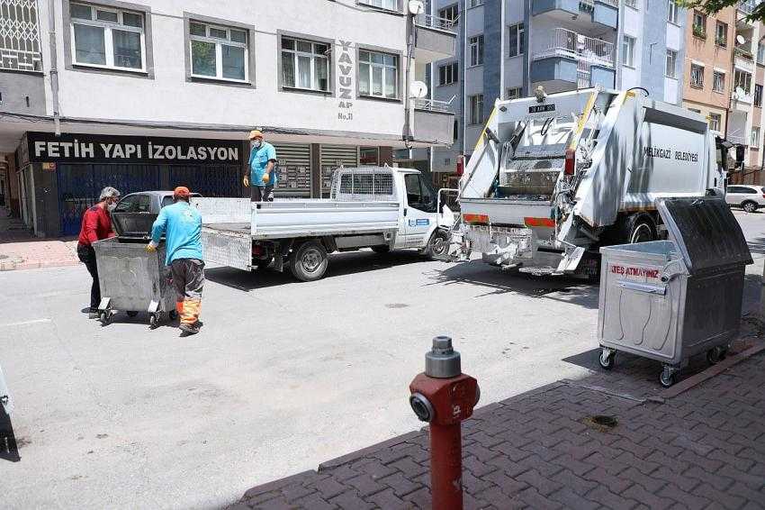 MELİKGAZİ'DE ÇÖP KONTEYNERLERİ VE SEPETLERİ YENİLENİYOR