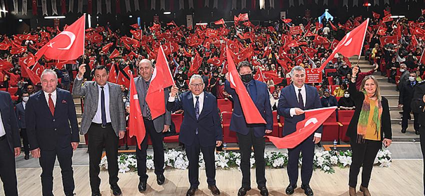 İSTİKLAL MARŞI’NI COŞKUYLA OKUDULAR