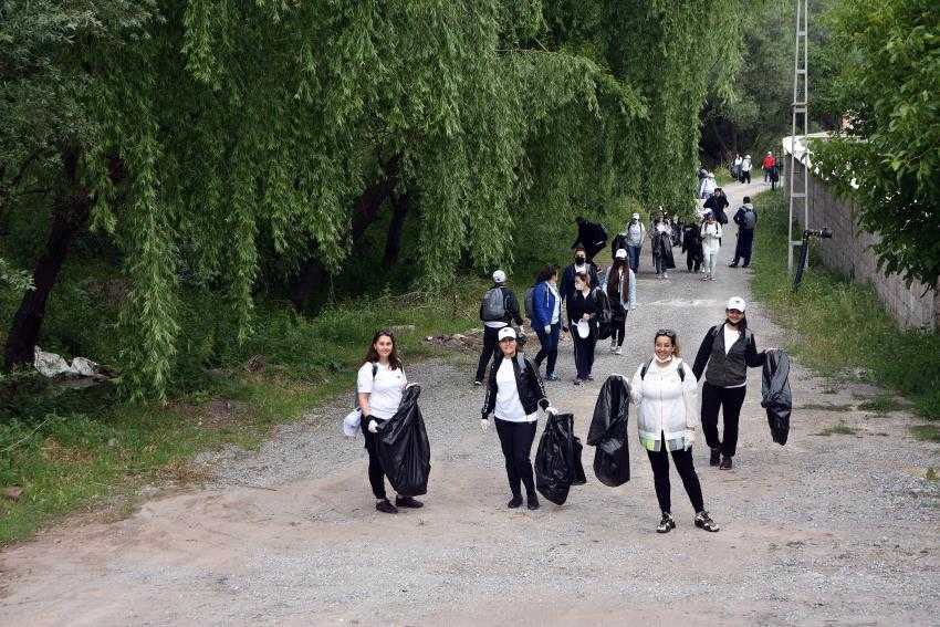 ÇEVRE İÇİN HAREKETE GEÇTİ LER