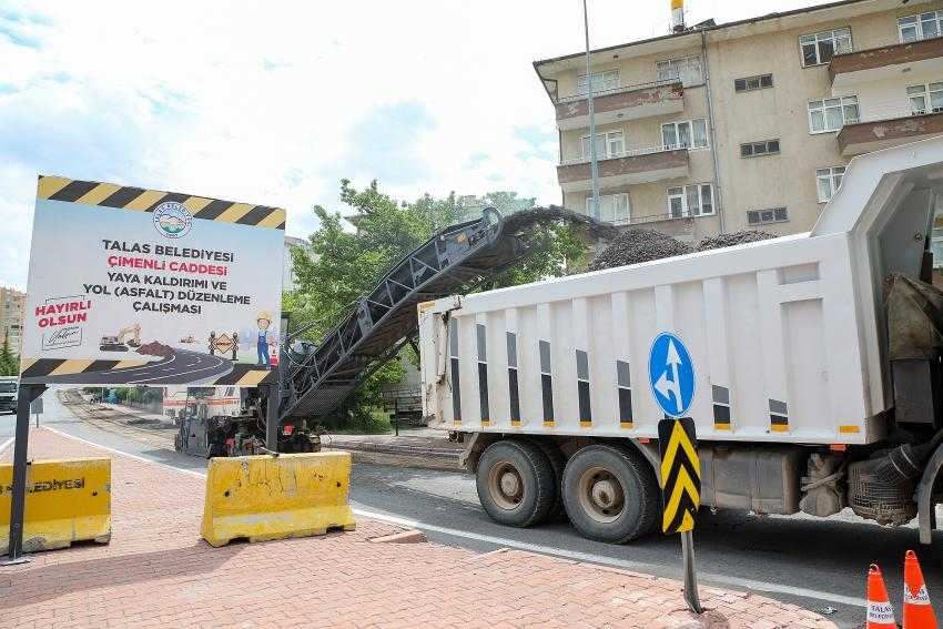 TALAS ÇİMENLİ CADDESİ’NDE YENİLEME ÇALIŞMASI